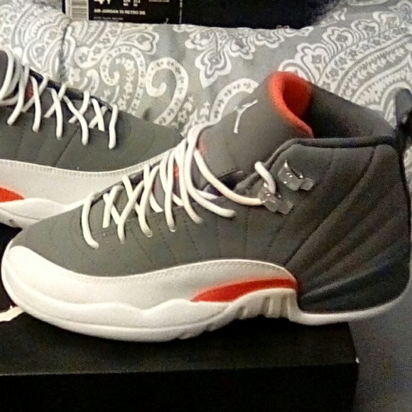 Jordan 12 Retro Kids - Picture 2 of 5